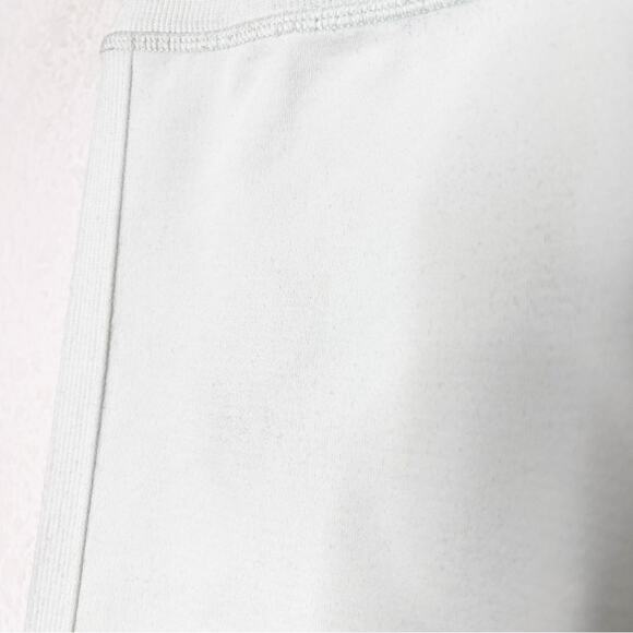 Lululemon Ebb to Street Crop Leggings in Polar Ice 4 Capri - Picture 12 of 12